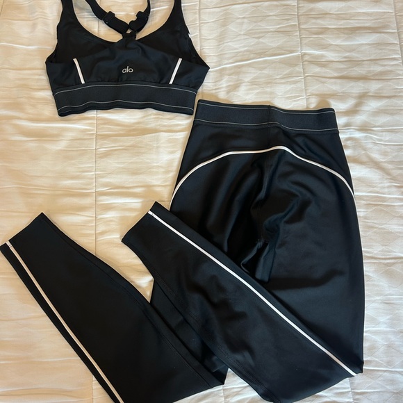 Alo Workout set - Picture 4 of 4